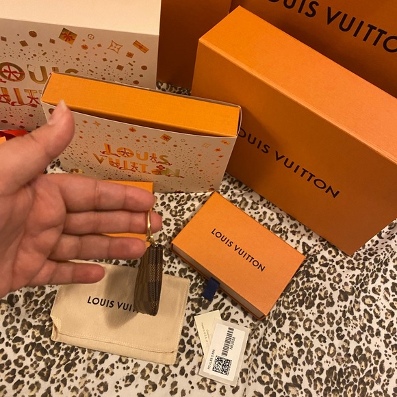 Louis Vuitton Key Pouch - Picture 5 of 9